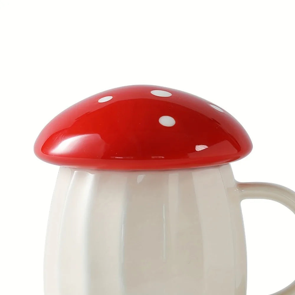 Caneca Cogumelo vermelha e branca com tampa